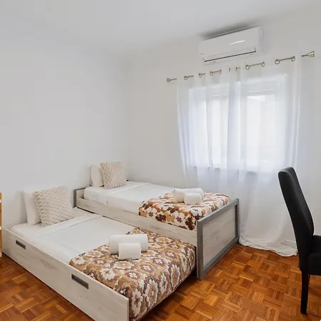 Perspetiva Apartment, By Match