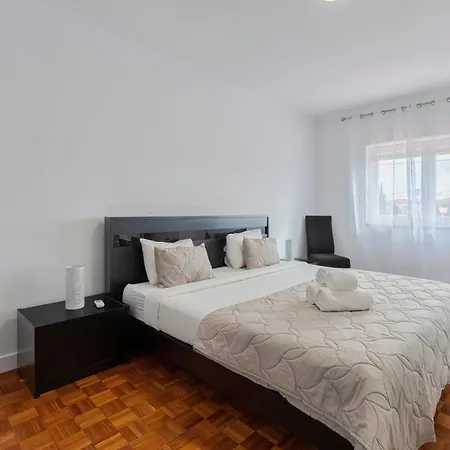 Perspetiva Apartment, By Match * Azeitao