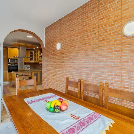 Perspetiva Apartment, By Match *