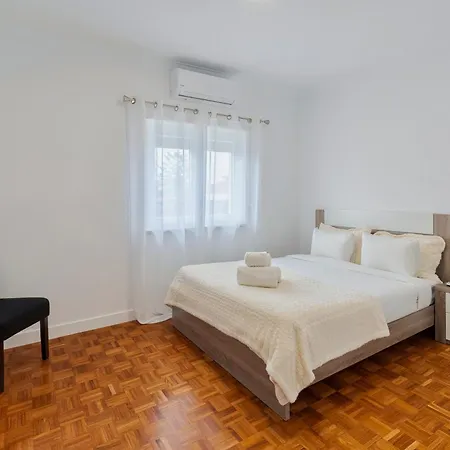 Perspetiva Apartment, By Match Azeitao